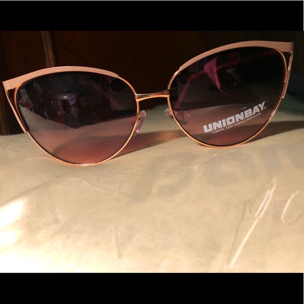 NWT UNIONBAY Rosegold Cat Eye Sunglasses